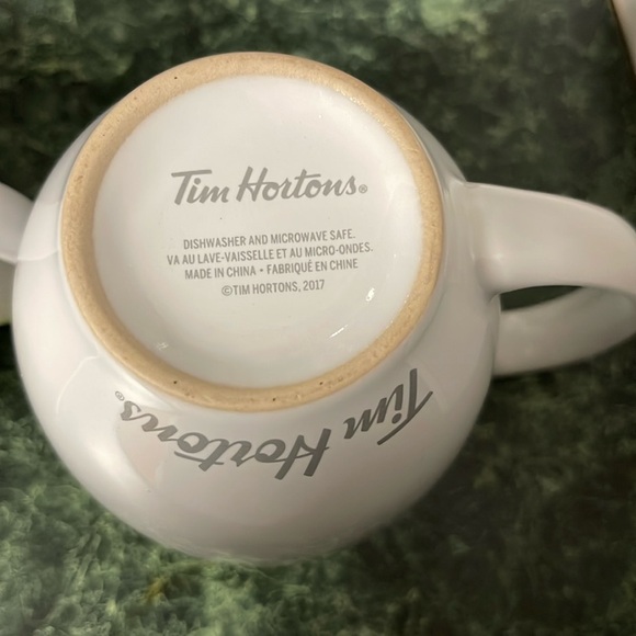 Tim Hortons 2017 Limited Edition Green polka dot mug set Spring Collection of 2 - Picture 5 of 6